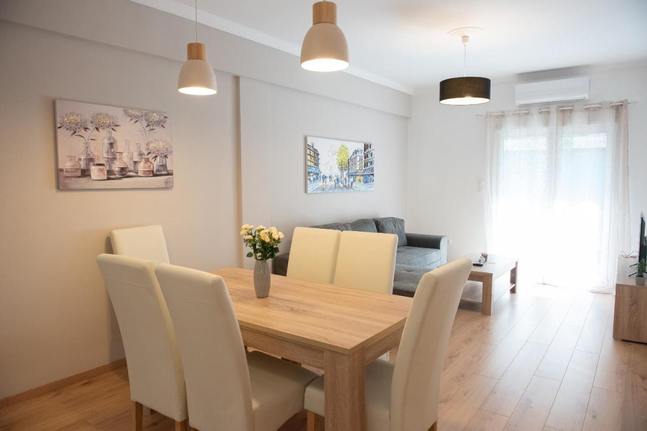 Appartamento Newly Renovated Flat 500M From Subway Station Atene Esterno foto