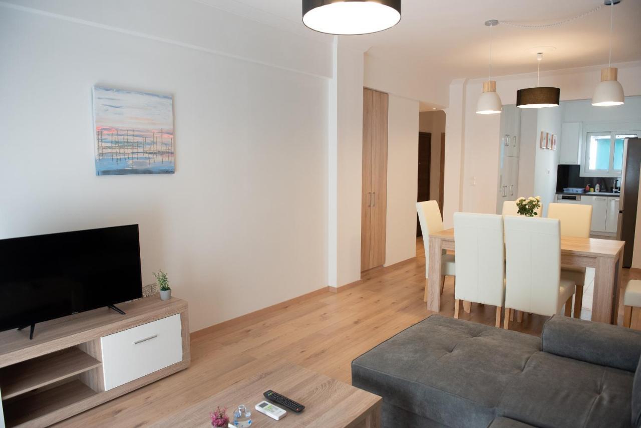 Appartamento Newly Renovated Flat 500M From Subway Station Atene Esterno foto