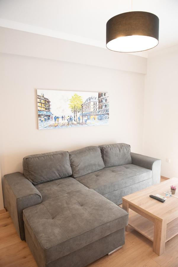 Appartamento Newly Renovated Flat 500M From Subway Station Atene Esterno foto